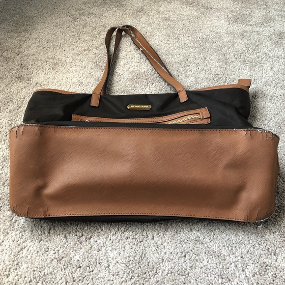 Michael Kors tote - Picture 4 of 8